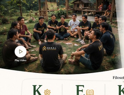 Komunitas lokal berdiskusi di alam terbuka